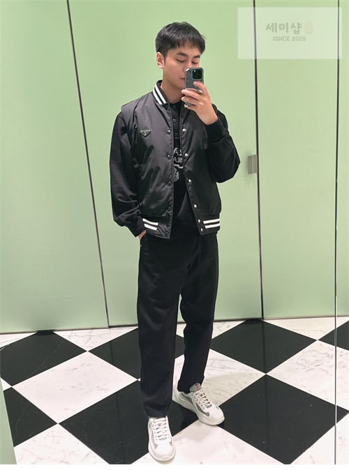 P R A D A 프라다 24FW 리나일론 베스트 의류 4번 이미지