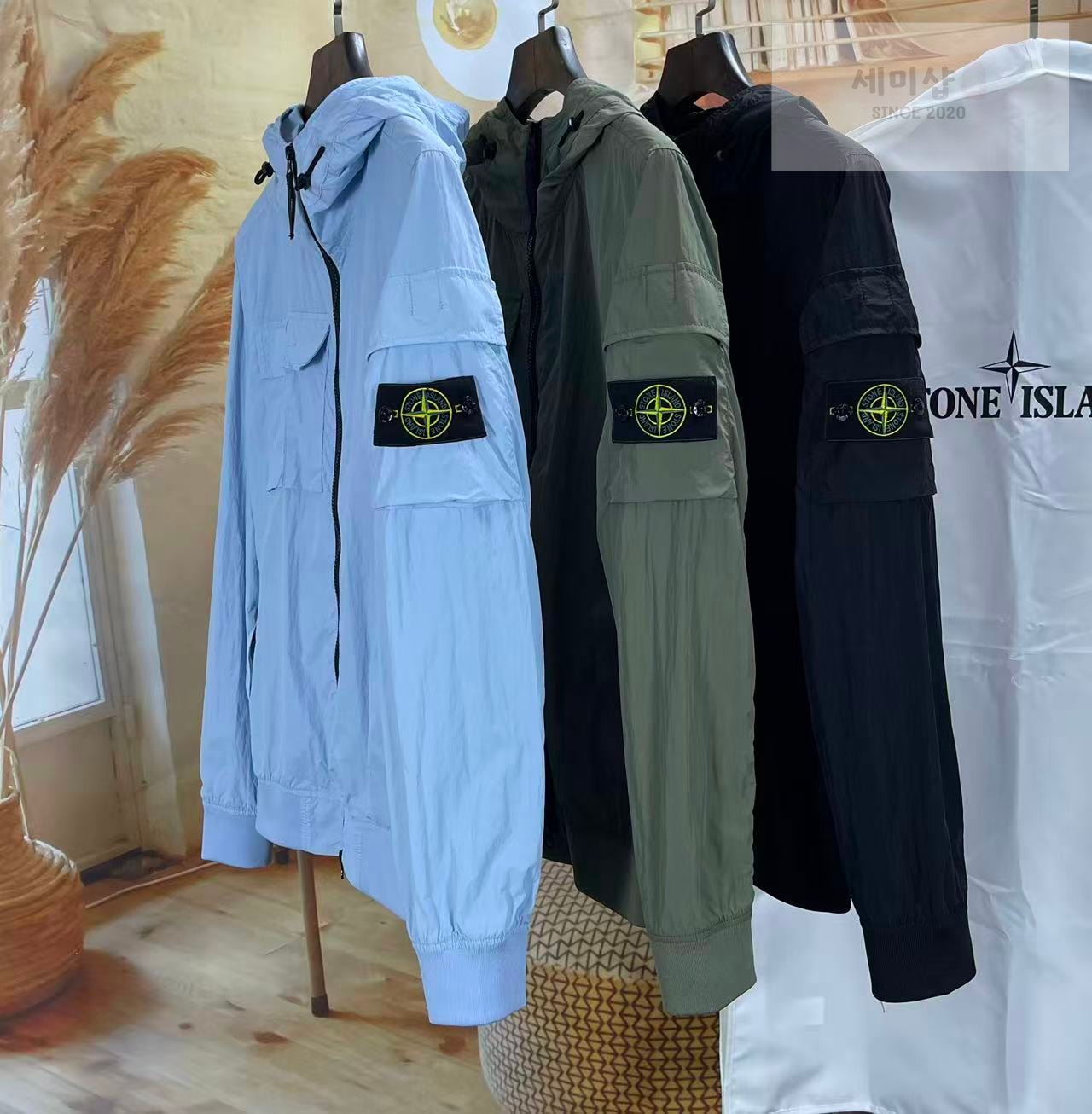 Stone Island 스톤아일랜드 라이트 소프트 쉘 R 후드 바람막이 블랙 의류 1번 이미지