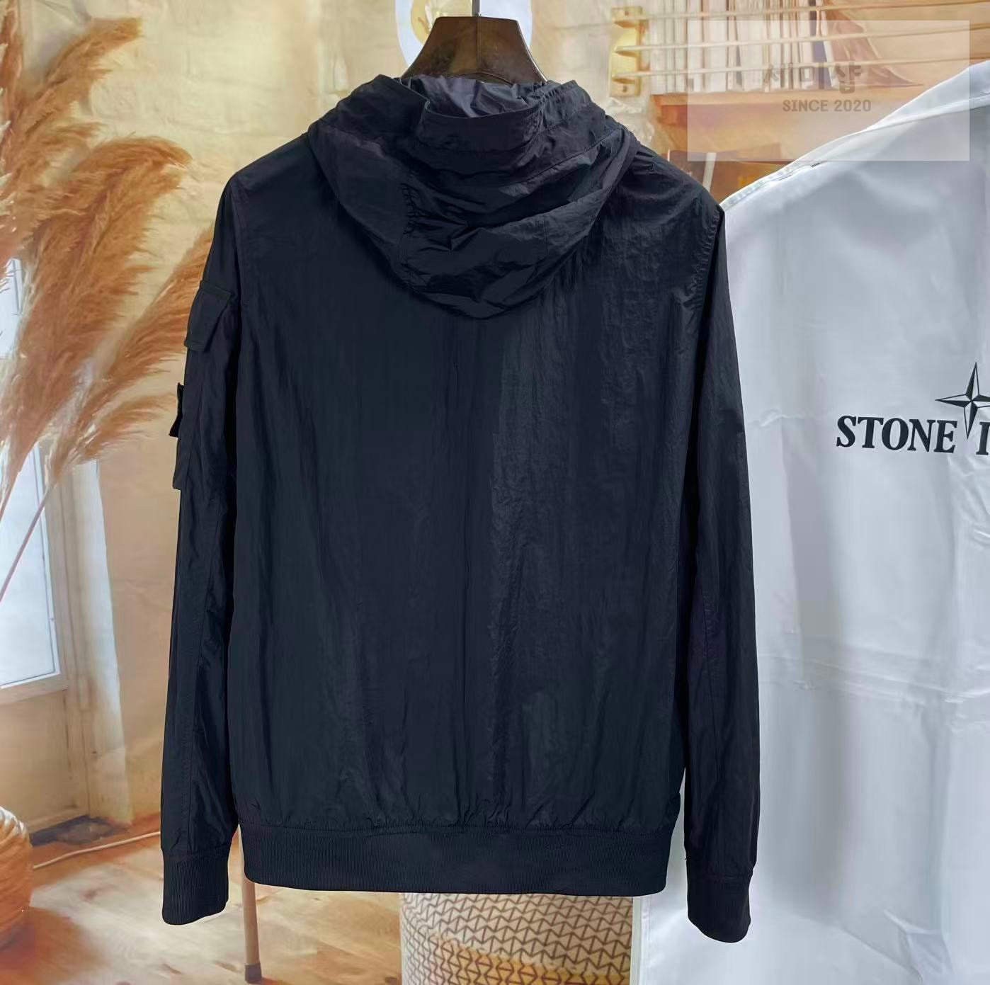 Stone Island 스톤아일랜드 라이트 소프트 쉘 R 후드 바람막이 블랙 의류 9번 이미지