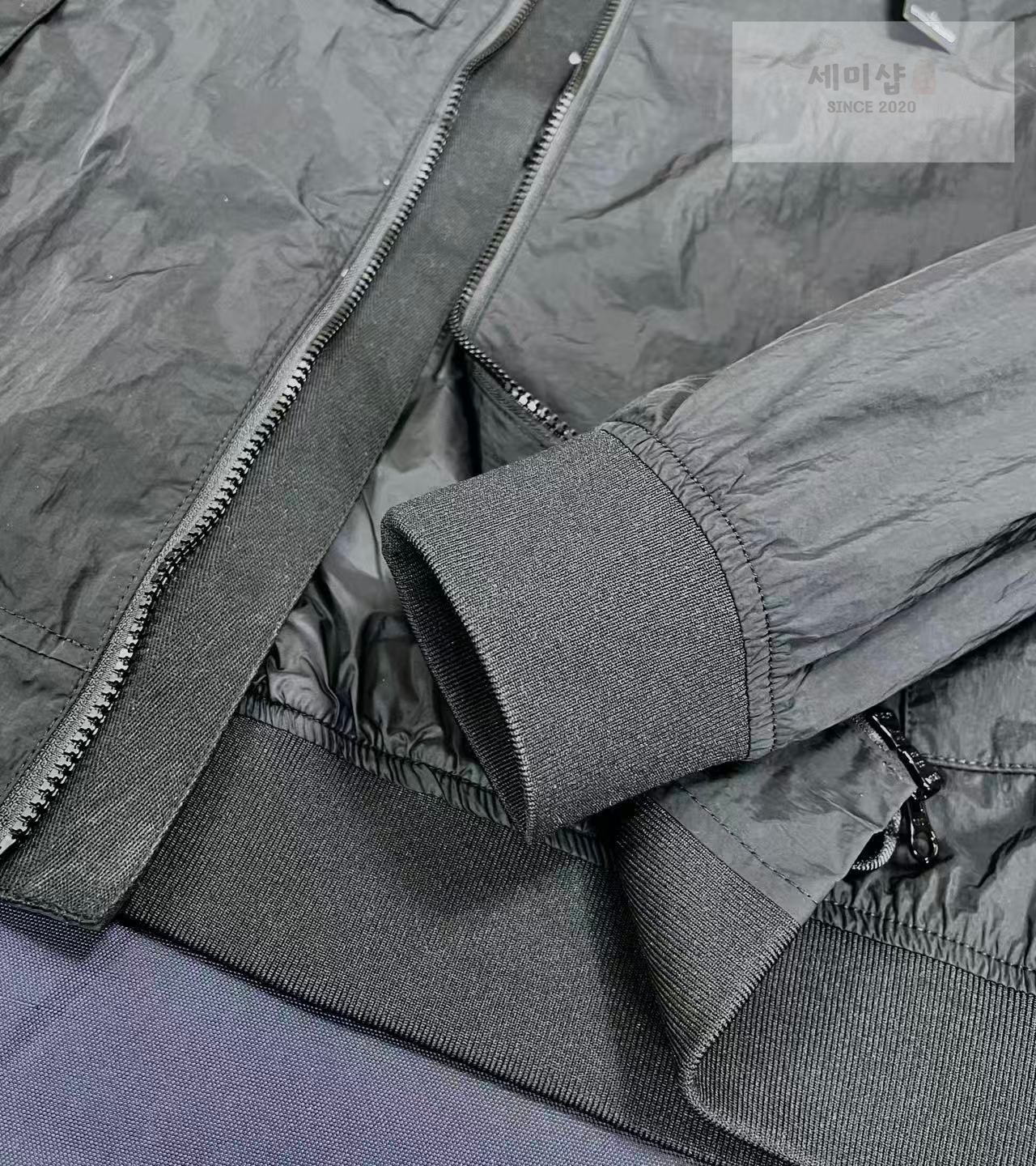 Stone Island 스톤아일랜드 라이트 소프트 쉘 R 후드 바람막이 블랙 의류 12번 이미지
