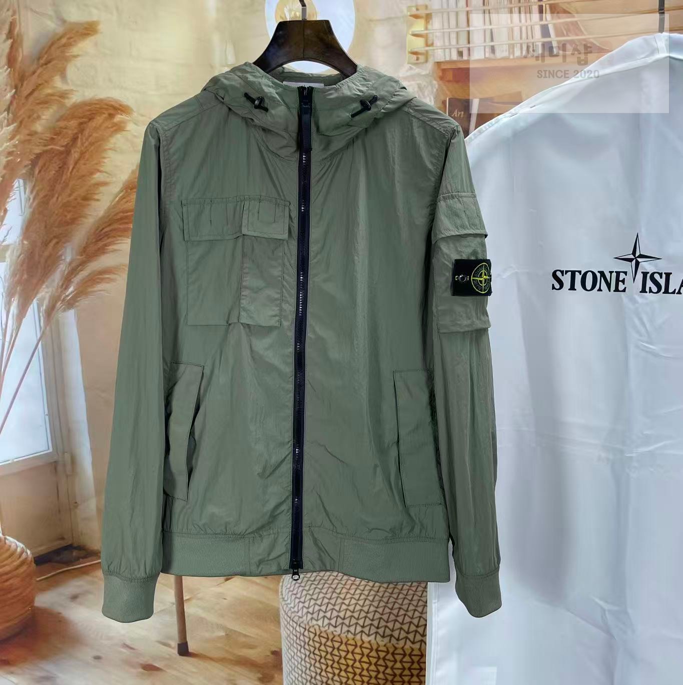 Stone Island 스톤아일랜드 라이트 소프트 쉘 R 후드 바람막이 블랙 의류 14번 이미지