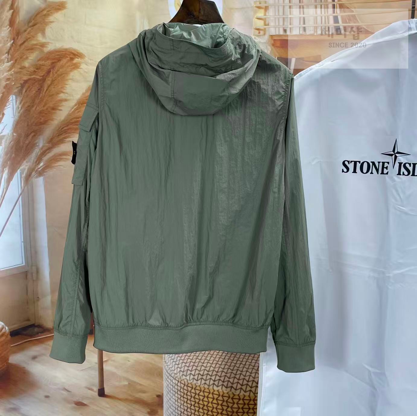 Stone Island 스톤아일랜드 라이트 소프트 쉘 R 후드 바람막이 블랙 의류 15번 이미지
