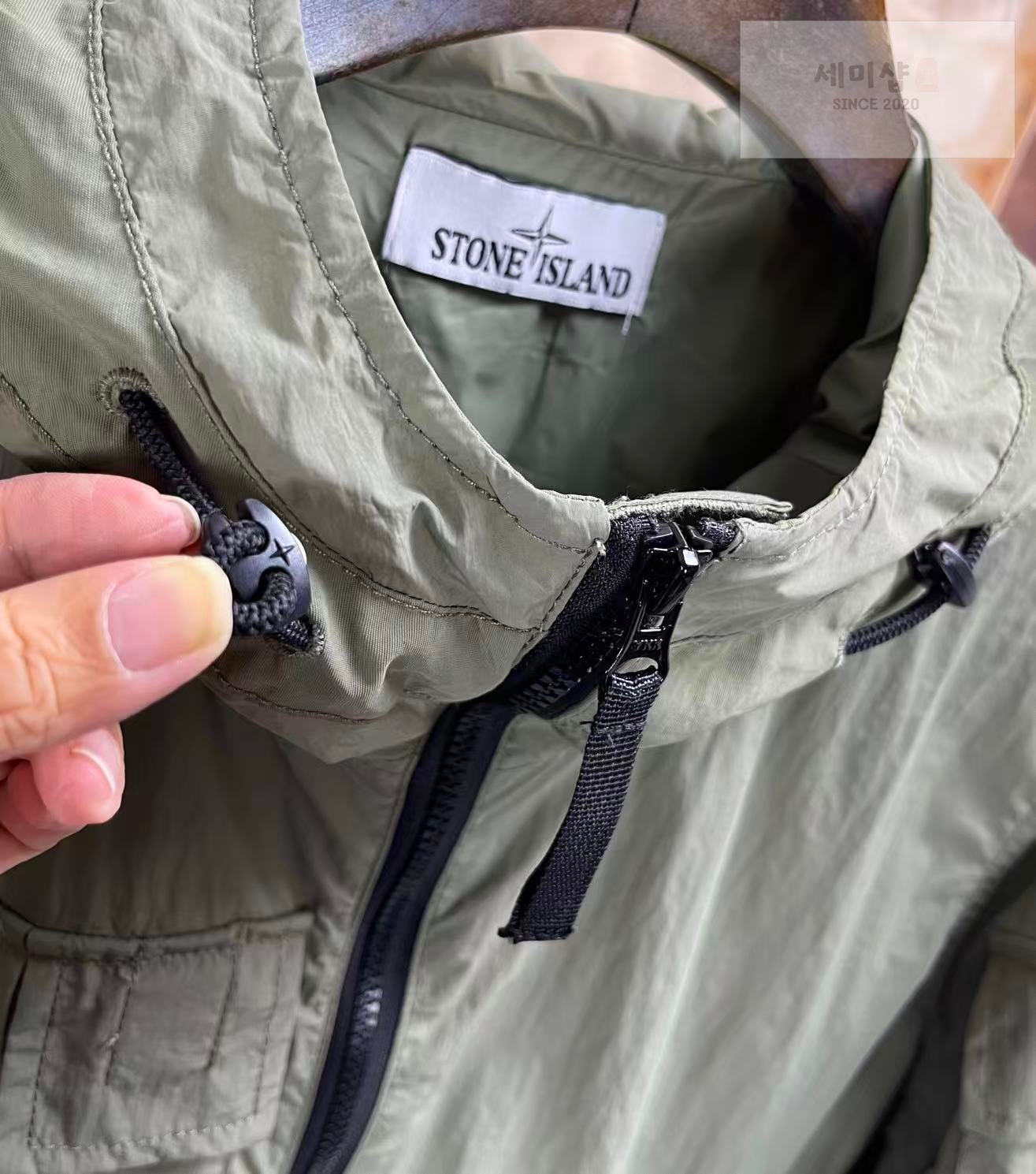 Stone Island 스톤아일랜드 라이트 소프트 쉘 R 후드 바람막이 블랙 의류 17번 이미지
