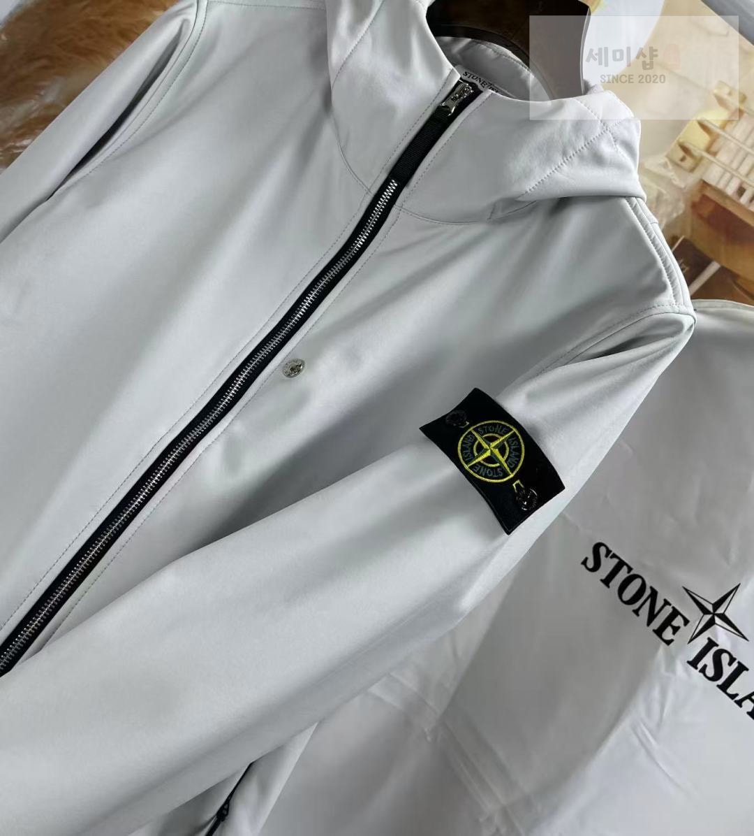 Stone Island 스톤아일랜드 소프트 쉘 프리모로프트 인슐레이션 후드 자켓 블랙 의류 10번 이미지