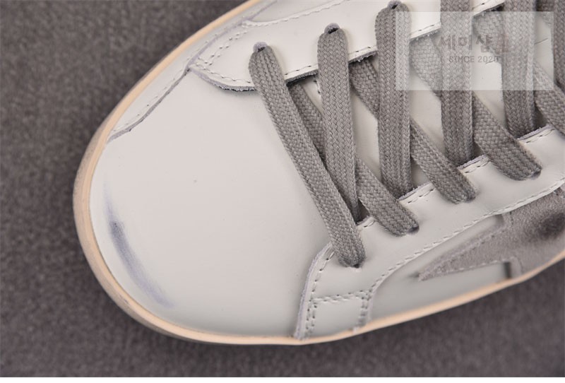 Golden Goose 골든구스 볼스타 레더 스니커즈 화이트 그레이 신발 9번 이미지