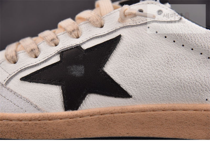 Golden Goose 골든구스 볼스타 레더 스니커즈 화이트 블랙 신발 13번 이미지