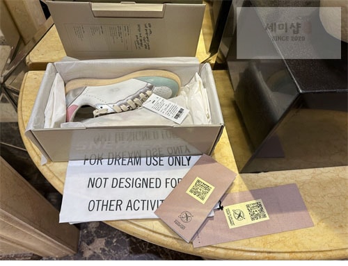 Golden Goose 골든구스 볼스타 스니커즈 신발 32번 이미지