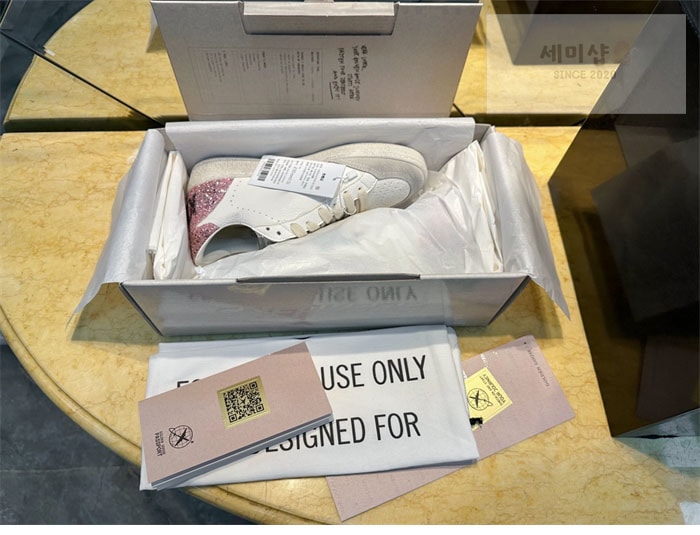 Golden Goose 골든구스 볼스타 스니커즈 신발 4번 이미지