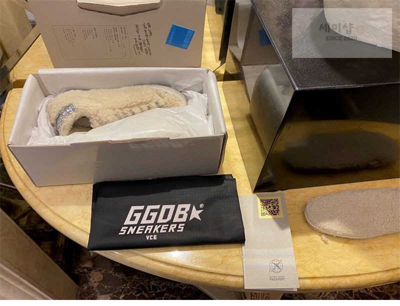 Golden Goose 골든구스 슈퍼스타 시어링 패널 글리터 스니커즈 신발 4번 이미지