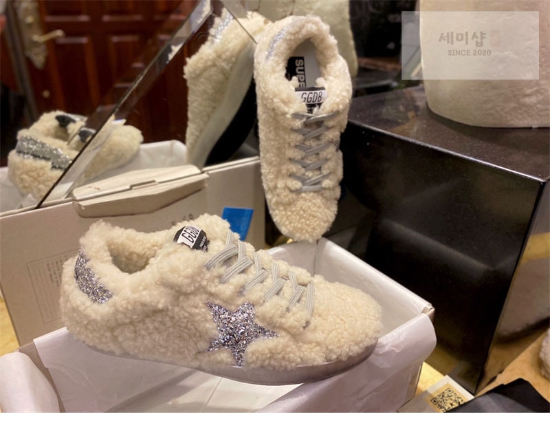 Golden Goose 골든구스 슈퍼스타 시어링 패널 글리터 스니커즈 신발 18번 이미지