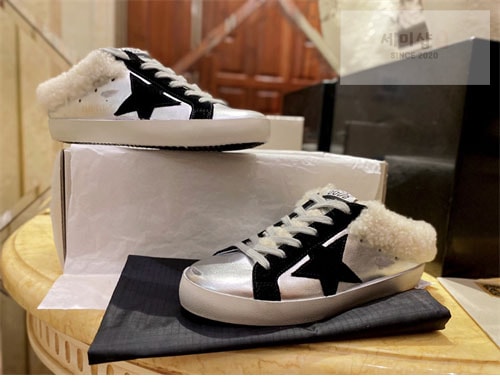 Golden Goose 골든구스 여성 시어링 뮬 스니커즈 신발 4번 이미지
