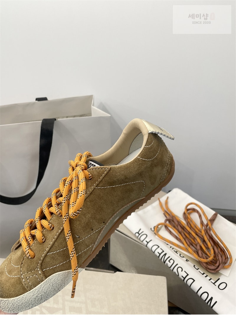 Golden Goose 골든구스 트루스타 스니커즈 레플리카 19번 이미지 - 신발 | 세미샵 레플리카 사이트