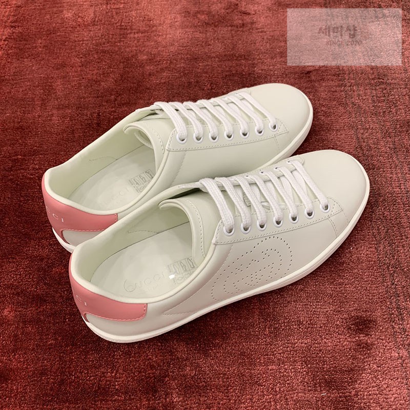 Gucci 구찌 에이스 스니커즈 인터로킹 G 펀칭 여성용 신발 1번 이미지