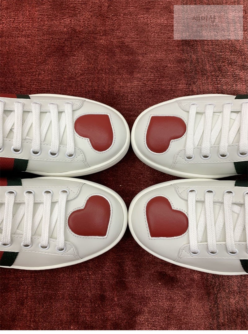 Gucci 구찌 에이스 스니커즈 하트 패치 여성용 신발 7번 이미지