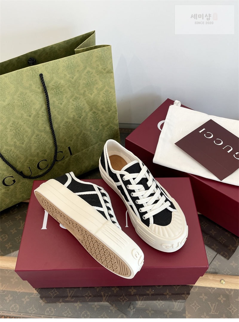 Gucci 구찌 GG 캔버스 여성 청키 스니커즈 화이트 신발 5번 이미지