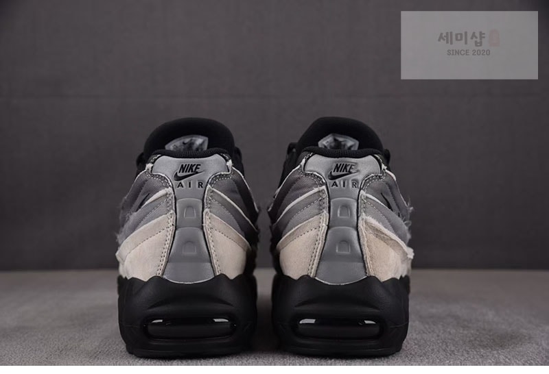 Comme Des Garcons 나이키 x 꼼데가르송 에어맥스 95 블랙 그레이 CU8406-101 신발 4번 이미지