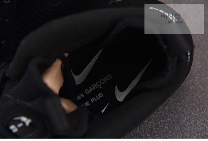 Comme Des Garcons 나이키 x 꼼데가르송 에어 폼포짓 원 블랙 신발 6번 이미지