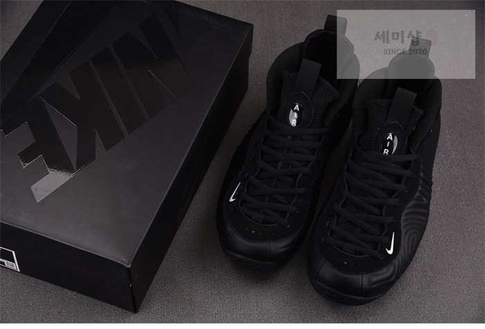 Comme Des Garcons 나이키 x 꼼데가르송 에어 폼포짓 원 블랙 신발 8번 이미지