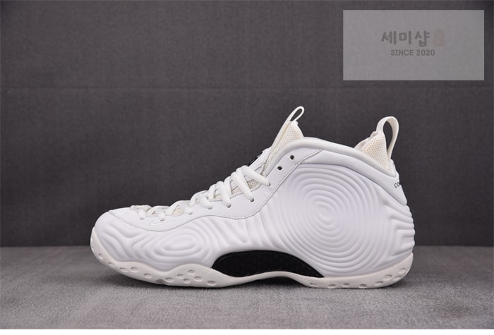 Comme Des Garcons 나이키 x 꼼데가르송 에어 폼포짓 원 화이트 신발 5번 이미지