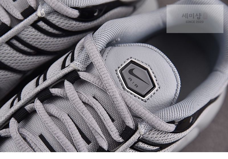 Nike 나이키 에어맥스 플러스 울프 그레이 852630-021 신발 1번 이미지