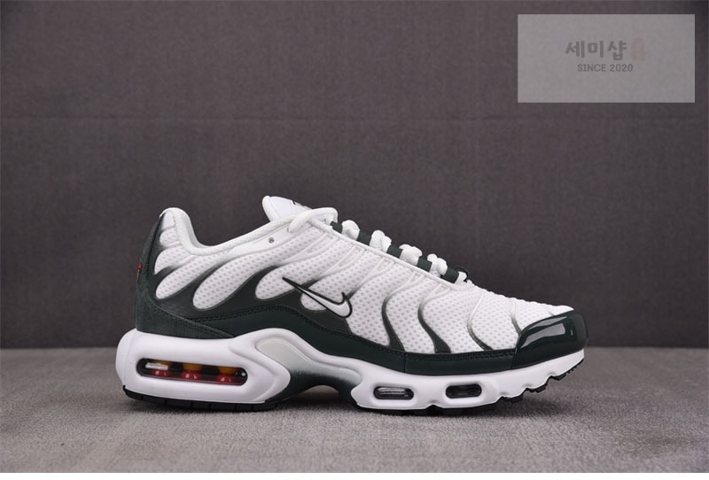 Nike 나이키 에어맥스 플러스 프리미엄 화이트 빈티지 그린 FV6057-100 신발 3번 이미지