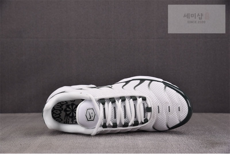 Nike 나이키 에어맥스 플러스 프리미엄 화이트 빈티지 그린 FV6057-100 신발 4번 이미지