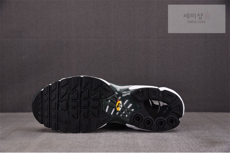 Nike 나이키 에어맥스 플러스 프리미엄 화이트 빈티지 그린 FV6057-100 신발 5번 이미지