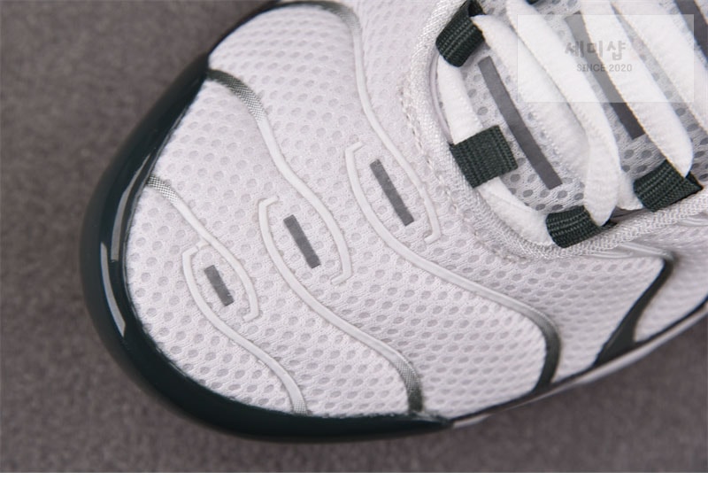 Nike 나이키 에어맥스 플러스 프리미엄 화이트 빈티지 그린 FV6057-100 신발 8번 이미지