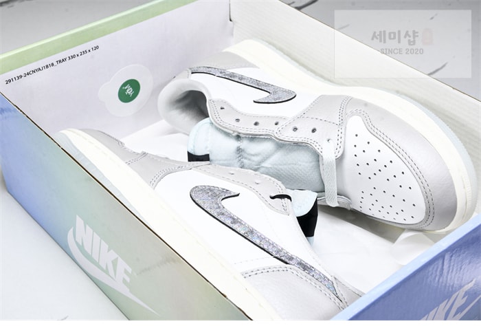 Nike 나이키 에어조던1 레트로 로우 OG “Lunar New Year” 신발 18번 이미지
