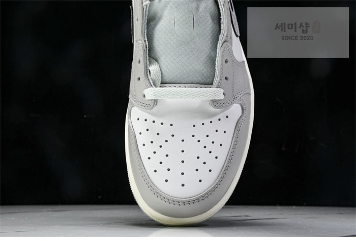 Nike 나이키 에어조던1 레트로 로우 OG “Lunar New Year” 신발 8번 이미지