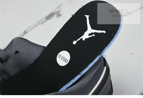 Nike 나이키 에어조던1 로우 다크그레이 DC0774-102 신발 25번 이미지