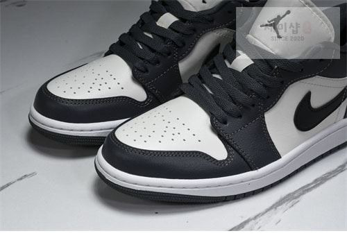 Nike 나이키 에어조던1 로우 다크그레이 DC0774-102 신발 24번 이미지