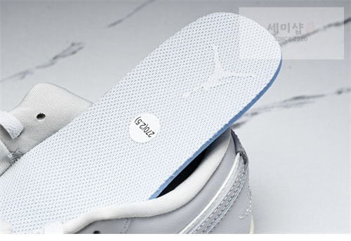 Nike 나이키 에어조던1 로우 세일 뉴트럴 그레이 DC0774-10330 신발 10번 이미지
