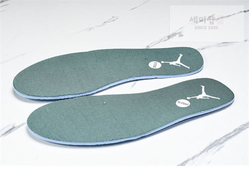 Nike 나이키 에어조던1 로우 옥시다이즈드 그린 FQ7687-300 신발 8번 이미지