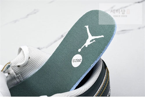 Nike 나이키 에어조던1 로우 옥시다이즈드 그린 FQ7687-300 신발 12번 이미지