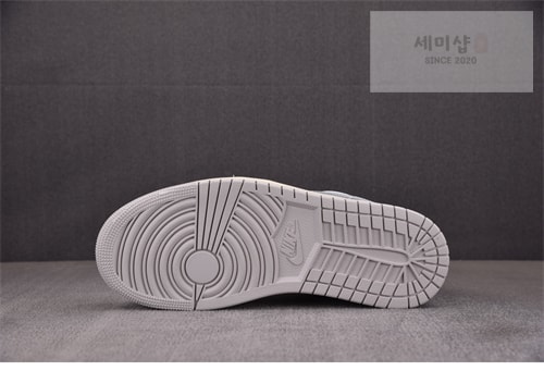 나이키 나이키 에어조던1 로우 코코넛 밀크 뉴트럴 그레이/세일 DC0774-103 신발 6번 이미지