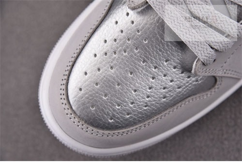 Nike 나이키 에어조던1 로우 OG 메탈릭 실버 신발 6번 이미지