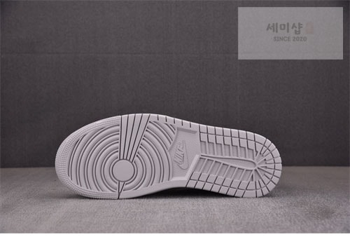Nike 나이키 에어조던1 로우 OG 메탈릭 실버 신발 7번 이미지