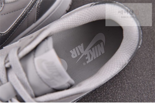 Nike 나이키 에어조던1 로우 OG 메탈릭 실버 신발 10번 이미지