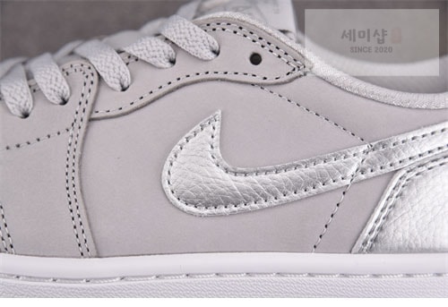 Nike 나이키 에어조던1 로우 OG 메탈릭 실버 신발 14번 이미지