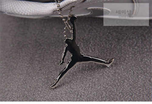 Nike 나이키 에어조던1 로우 OG 메탈릭 실버 신발 12번 이미지