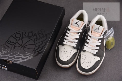 Nike 나이키 에어조던1 로우 SE 까치 FD0399-004 신발 8번 이미지