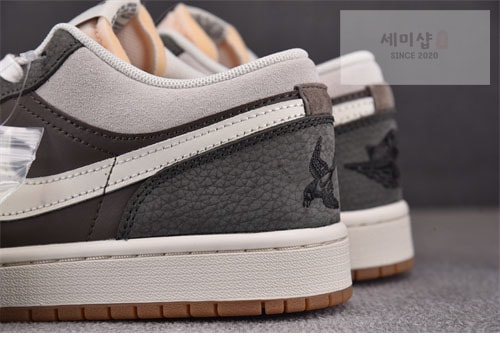 Nike 나이키 에어조던1 로우 SE 까치 FD0399-004 신발 12번 이미지