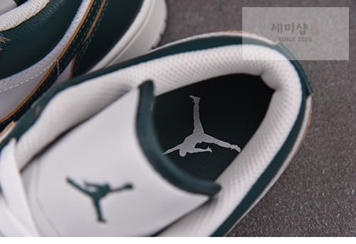 Nike 나이키 에어조던1 로우 SE 옥시다이즈 그린 FQ7687-300 신발 10번 이미지