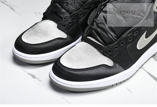 Nike 나이키 에어조던1 OG 하이 “Satin Shadow” 사틴 쉐도우 신발 18번 이미지