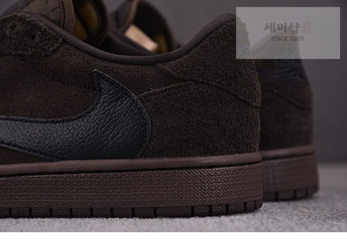 Nike 나이키 에어조던1 x 트래비스 스캇 로우 OG 벨벳 브라운 DM7866-202 신발 2번 이미지