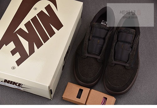 Nike 나이키 에어조던1 x 트래비스 스캇 로우 OG 벨벳 브라운 DM7866-202 신발 3번 이미지