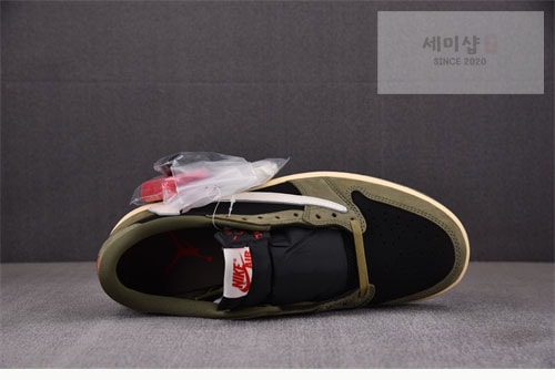Nike 나이키 에어조던1 x 트레비스 스캇 로우 og 신발 4번 이미지