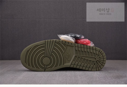 Nike 나이키 에어조던1 x 트레비스 스캇 로우 og 신발 17번 이미지