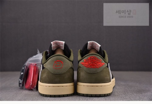 Nike 나이키 에어조던1 x 트레비스 스캇 로우 og 신발 16번 이미지
